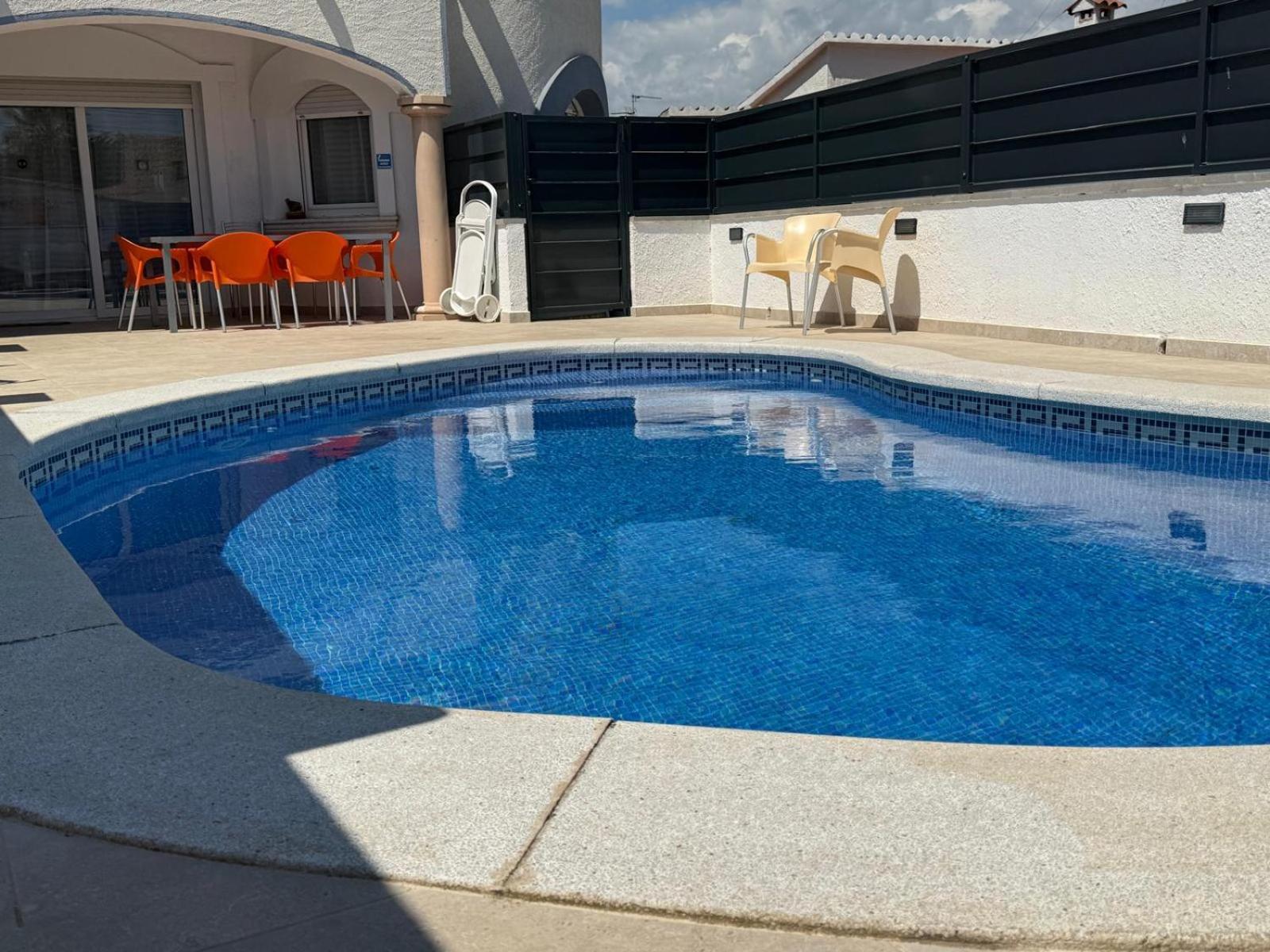 Raquel Koky Villa Empuriabrava Bagian luar foto